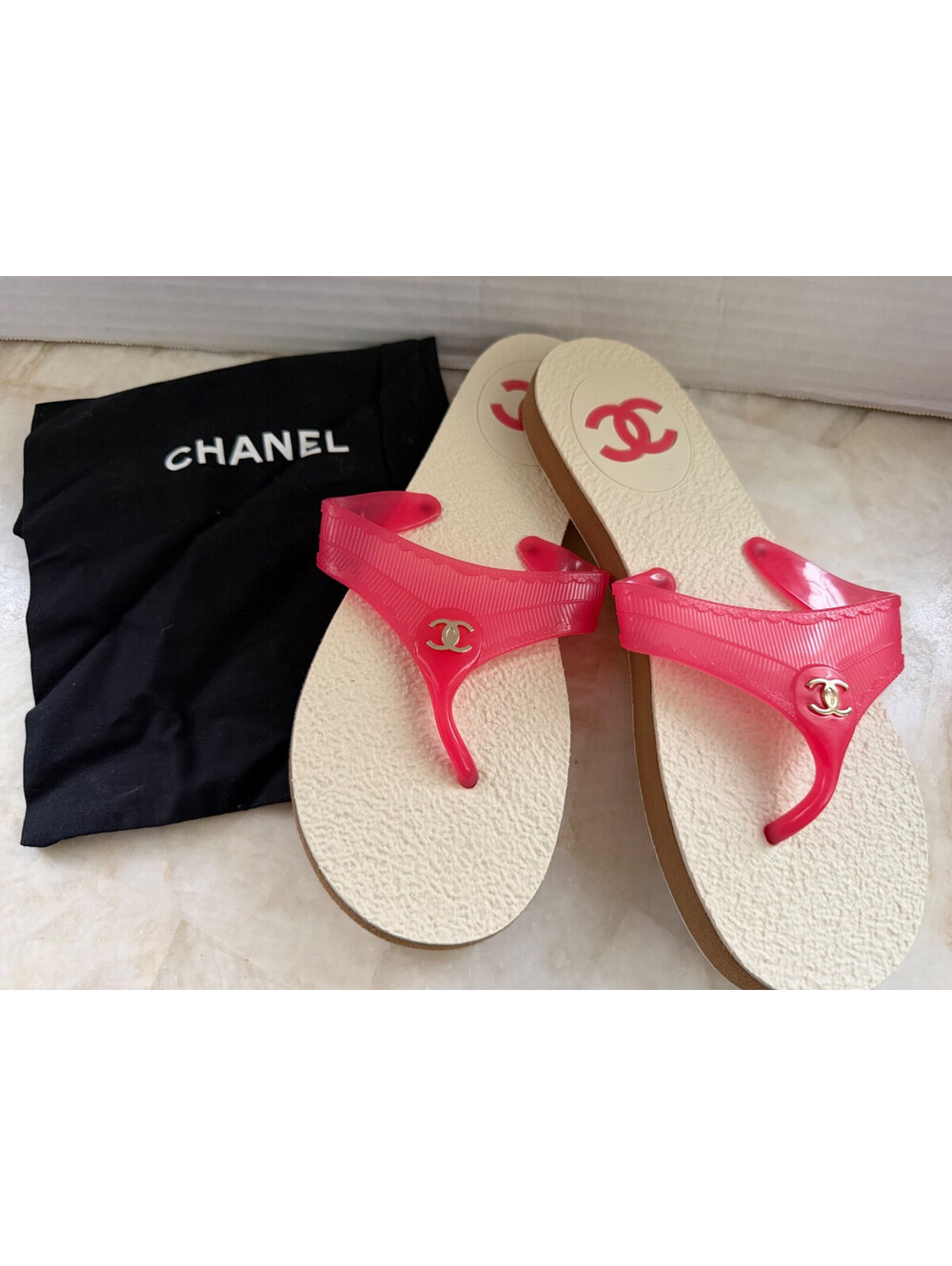 Authentic CHANEL Jelly Thong Sandals - Fuchsia Pink/Cream Size 38 - Pristine/NEW